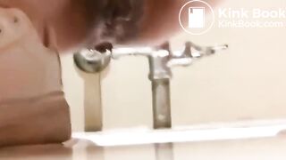 spy camera asian girl pee and shit.video_216