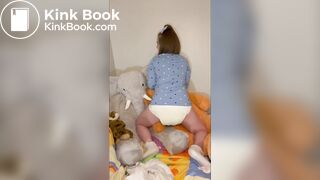 JB piss & shits in a diaper and masturbates while in it