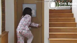 A Girl in PJs needs to poop