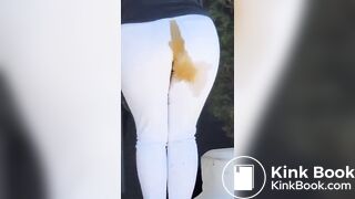 She poops her white jeans