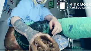 Lovely scat buttocks..