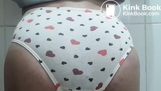 Poop in paterned panties