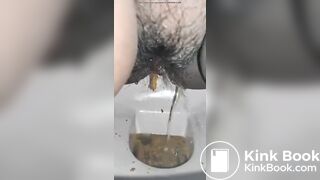 Close up pooping - video 10