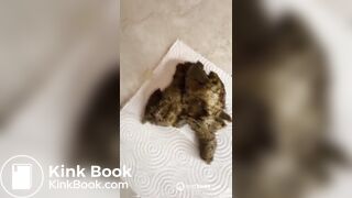 Alice pooping close-up
