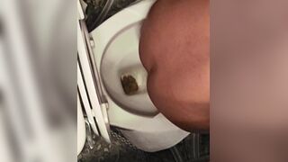 Girl pooping and farting on toilet - video 9