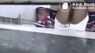 spy cam asian girl peeing poop.video_123