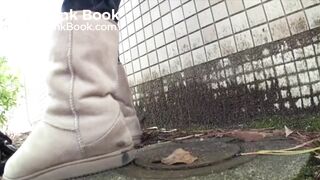 Beautiful Japanese girl poop so much outside