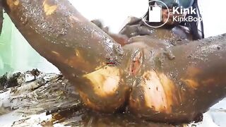 Stuffing pussy with scat