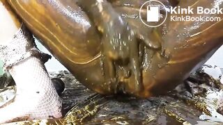 Stuffing pussy with scat