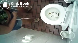 Voyeur - blonde milf diarrhea