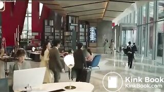 Korean Attorney has to poop in another person’s car