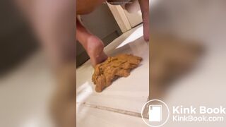 Ebony Shits Larger than Hand