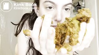 THICK BBW SHITS IN HER HANDS