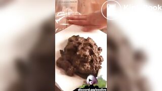 Girl takes big shit - video 5