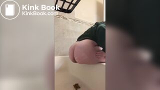 Gassy Tub Shit and Piss