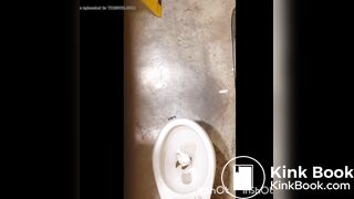 Myeish shitting without panties on