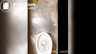 Myeish shitting without panties on