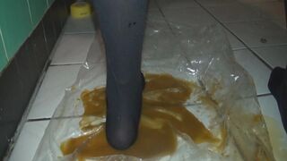girl shits - video 32