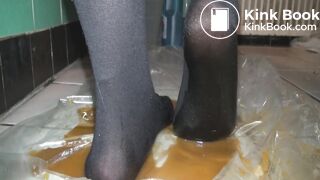 girl shits - video 32