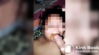 Shiting on plate - video 2