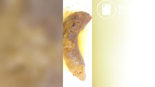 cute Japanese girl takes a shit