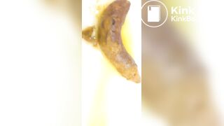 cute Japanese girl takes a shit