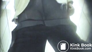 Sexy milf poop - video 3