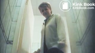 Sexy milf poop - video 3