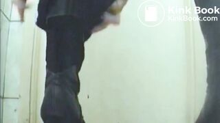 Sexy milf poop - video 3