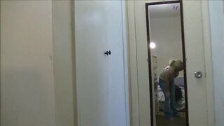 blonde girl poop her skinny jeans