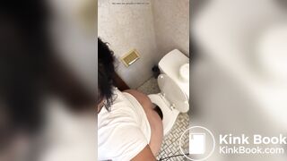BBW Pooping Selfie - video 30