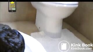 Girl pooping - video 631