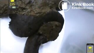 Girl pooping - video 631