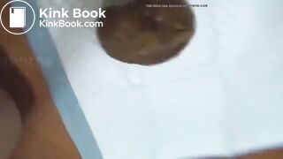 Pretty woman shitting - video 2