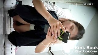 PEEPING AT CHINESE GIRLS USING THE RESTROOM.ZZA_155