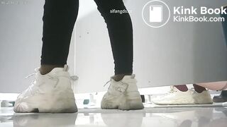 PEEPING AT CHINESE GIRLS USING THE RESTROOM.ZZA_89
