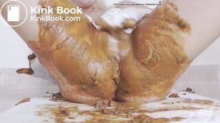 Blonde piss, shit and masturbing