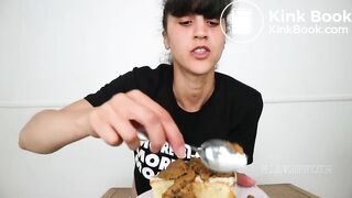 poop cake
