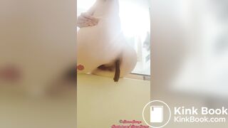 Girl pooping - video 629
