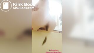Girl pooping - video 629
