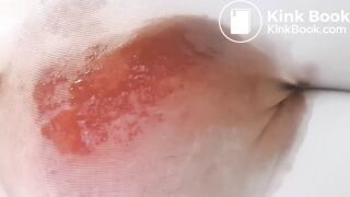 Big poop in white tights