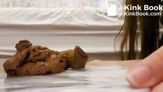 Hot brown hair girl whit big ass shitting a creamy pile