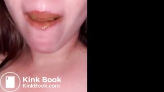 Kardashían eats poop