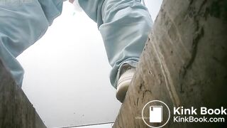 Pooping at Chinese girls using the restroom.ZAA_03