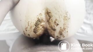 She poops her panties then plays and fucks while still