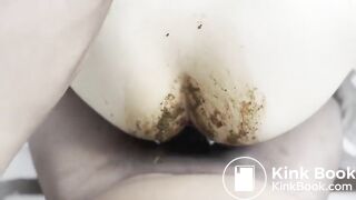 She poops her panties then plays and fucks while still