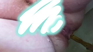 Chubby milf shitting