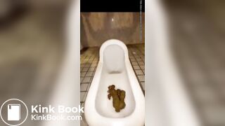 Japanese girl poops