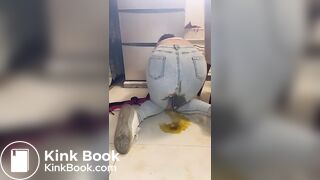 D7 Asian Girl Making Diarrhea in Her Jean