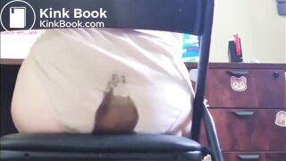 Gamer girl shit in panty